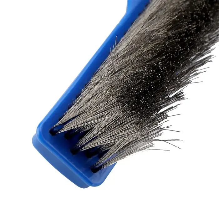 Brosse en acier pour piscine
