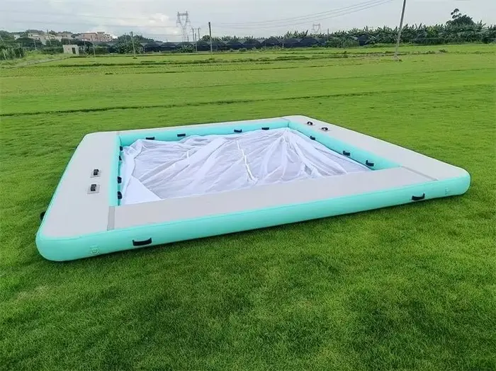 Flotteur d'eau gonflable pour loisirs et piscine de yacht