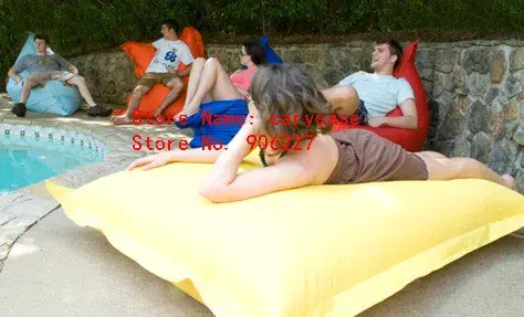 Pouf flottant surdimensionné de luxe