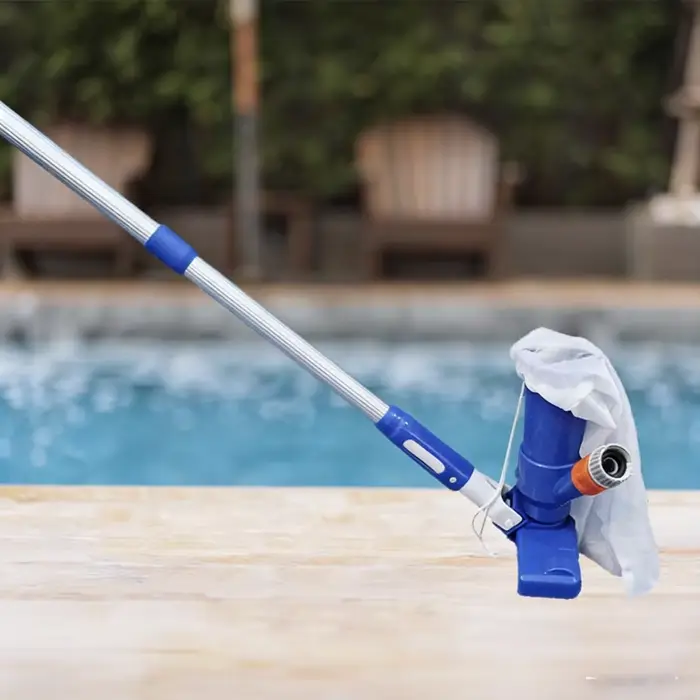 Aspirateur de piscine portable 40 pouces avec brosse pour le nettoyage des étangs et des spas