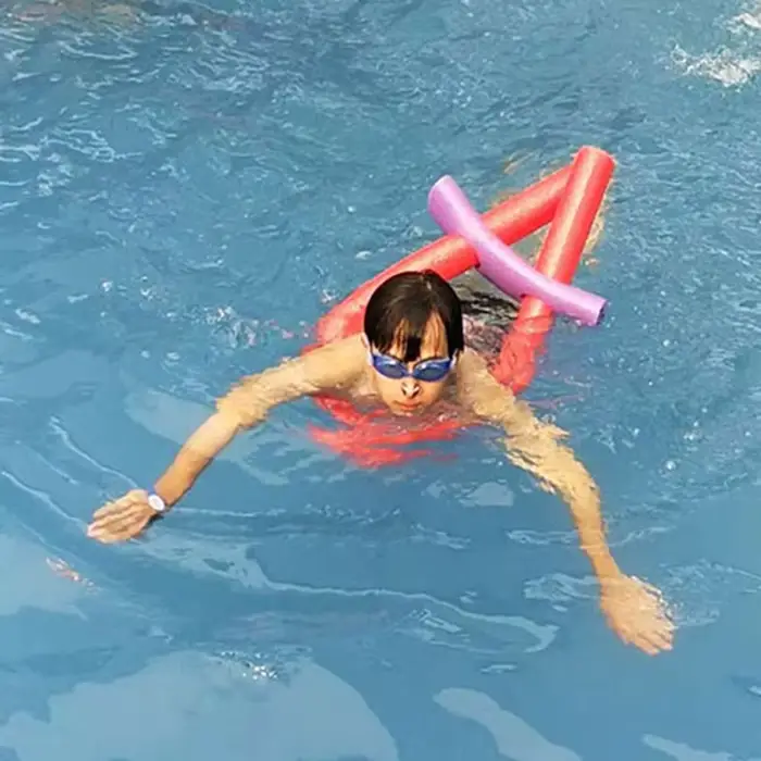 Bâton flottant en mousse creuse et flexible pour la piscine