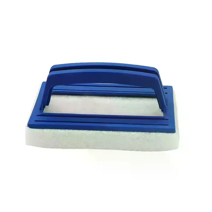Brosse de nettoyage pour parois de piscine