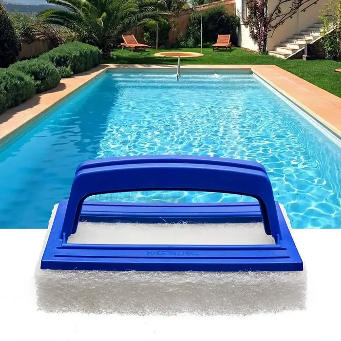Brosse de nettoyage murale de piscine