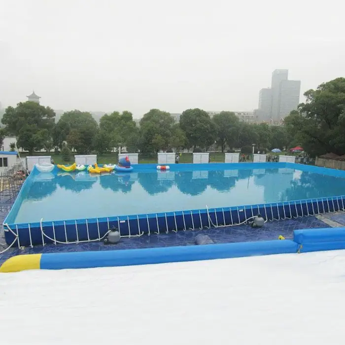 Équipement de piscine commerciale