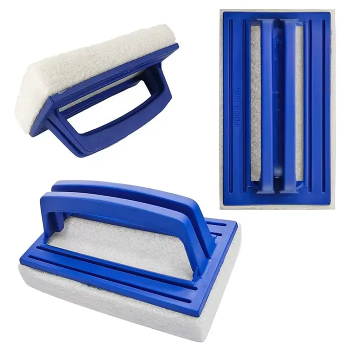 Brosse de nettoyage pour parois de piscine