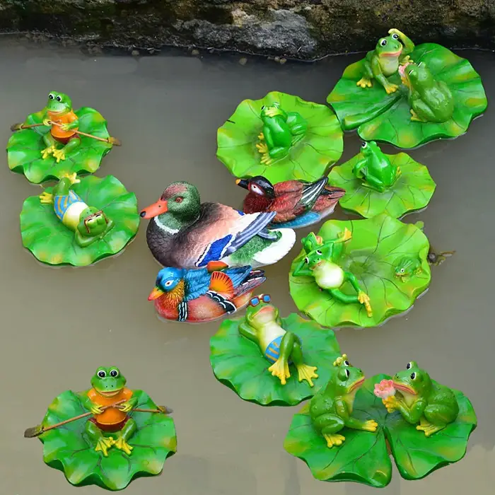 Statue de grenouille flottante en résine créative