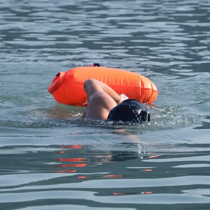 Bouée de sauvetage gonflable portable 20L avec sac de rangement étanche et ceinture de maintien pour la natation en eau libre