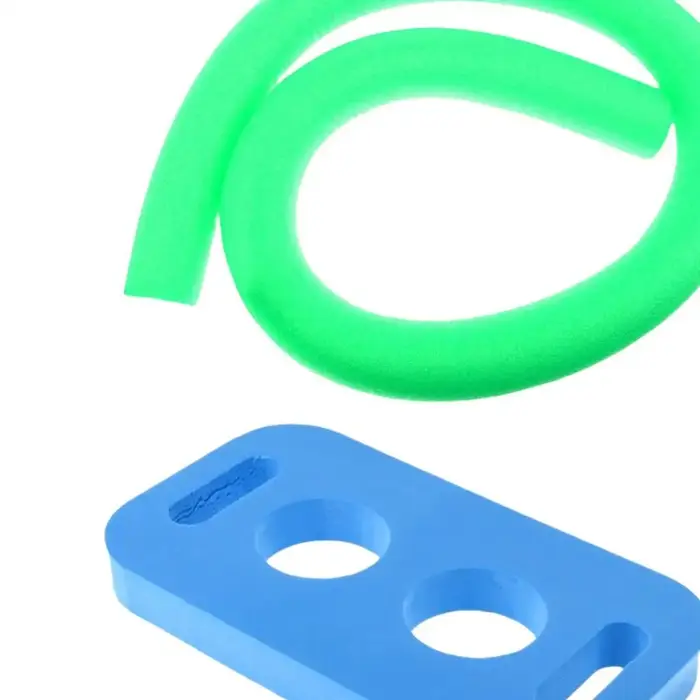 Nouilles de piscine avec connecteur