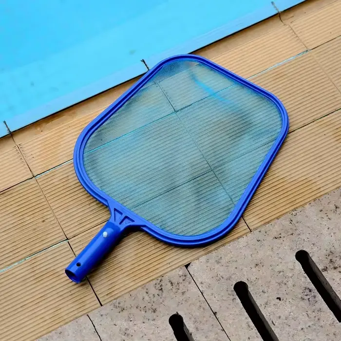 Râteau à feuilles de piscine