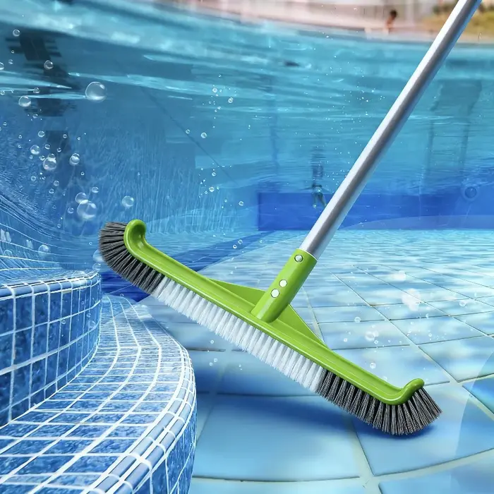 Brosse de piscine 17, 5 pouces à bords incurvés pour nettoyer les parois