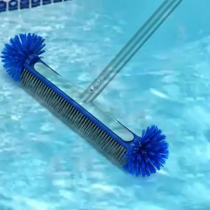 Tête de brosse de piscine avec brosse de nettoyage d'angle