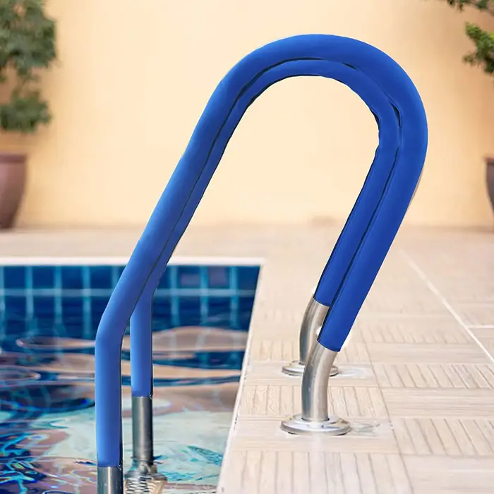 Couverture adhésive pour main courante de piscine
