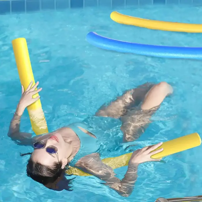 Nouvelles bouées de piscine en mousse avec connecteur – Accessoires polyvalents et souples pour la natation estivale