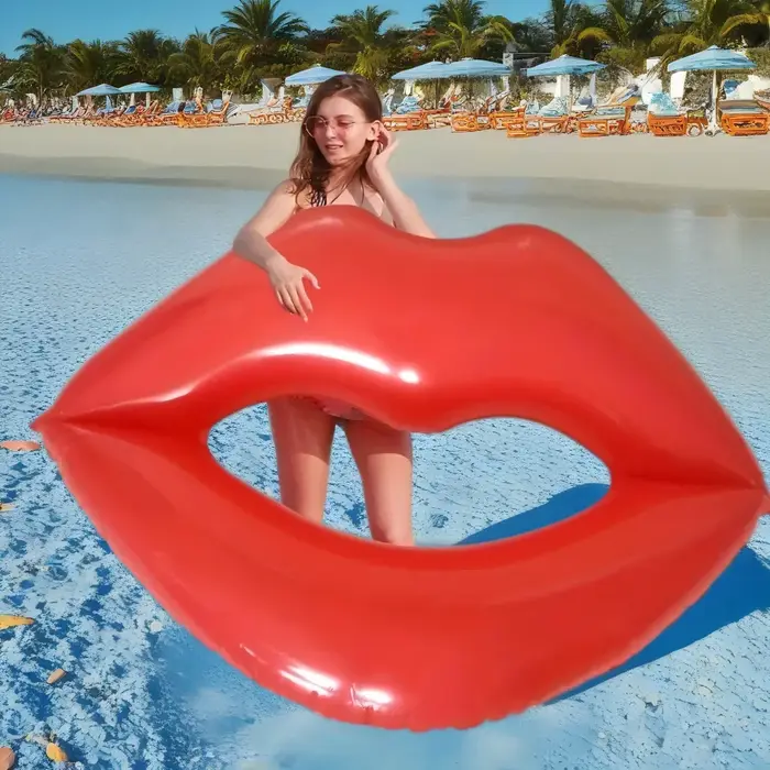 Flotteur gonflable de piscine à lèvres rouges