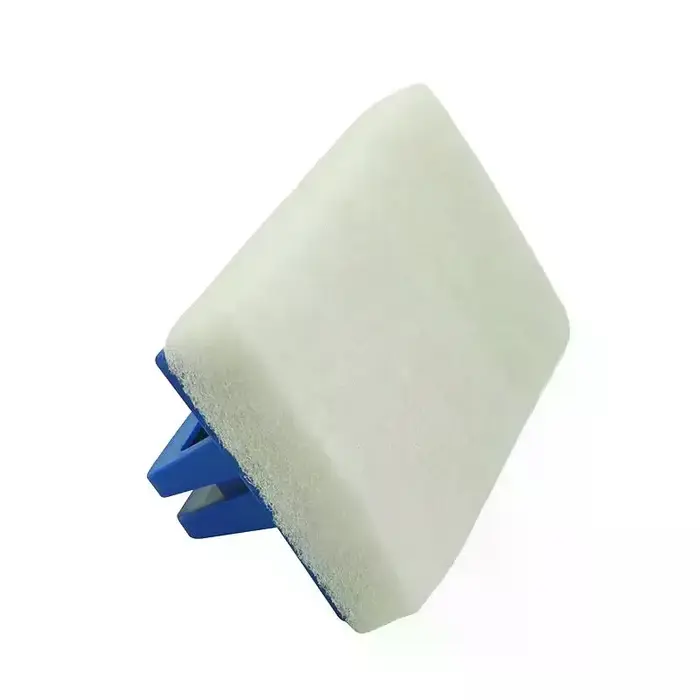 Brosse de nettoyage pour parois de piscine