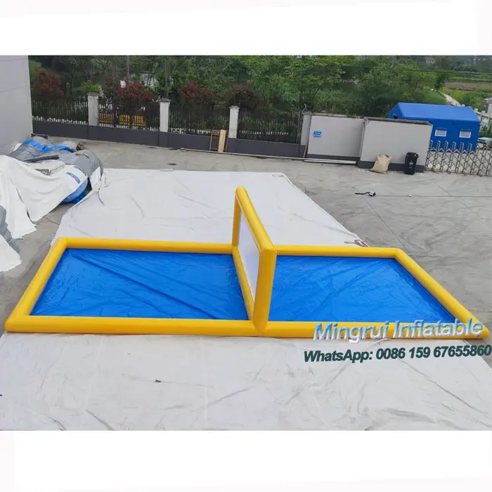 Piscine de plage jaune gonflable géante