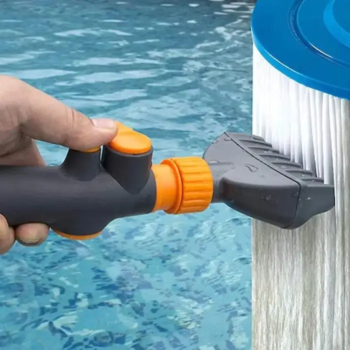 Peigne de nettoyage pour filtres de piscine
