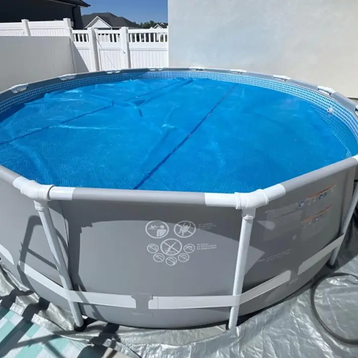 Couverture solaire pour piscine