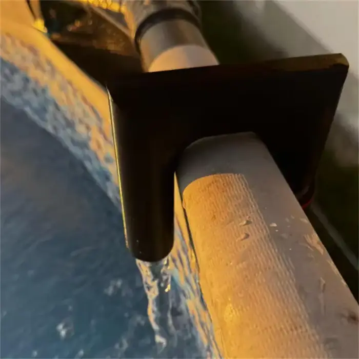 Support de tuyau de piscine