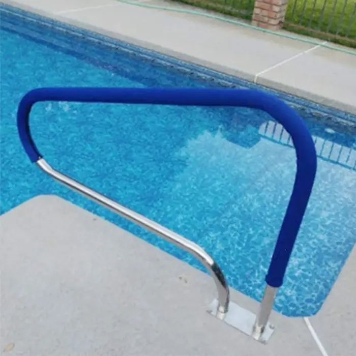 Juste de protection coordonnante pour main courante de piscine