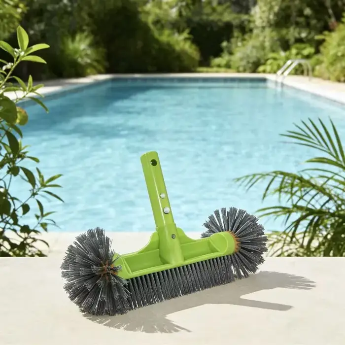Tête de brosse pour piscine avec extrémités rondes