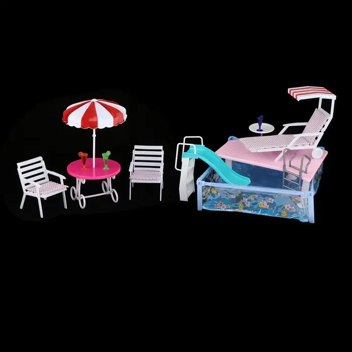 Ensemble de jeux de piscine avec toboggan