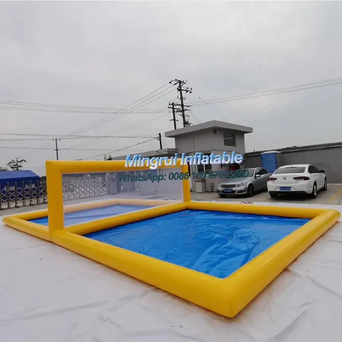 Piscine de plage jaune gonflable géante
