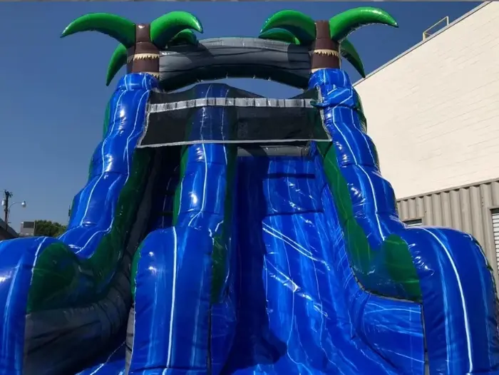 Toboggan aquatique de 18 pieds