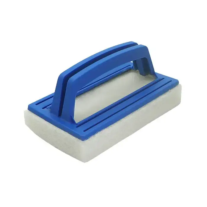 Brosse de nettoyage pour parois de piscine