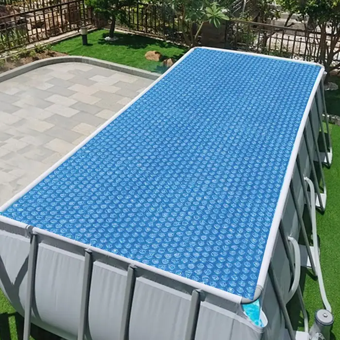Couverture solaire isolante rectangulaire pour piscine