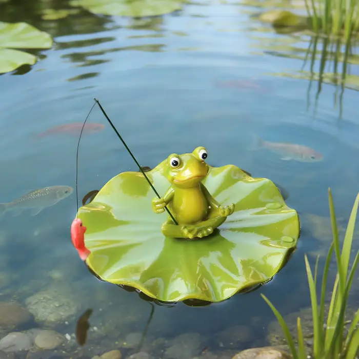 Statue de grenouille flottante