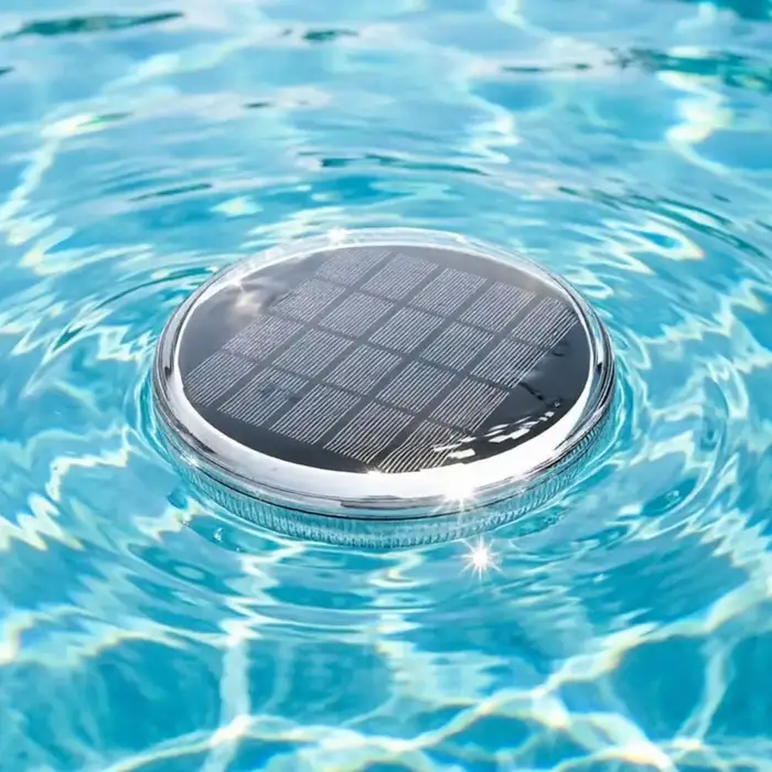 Lampes solaires pour piscine