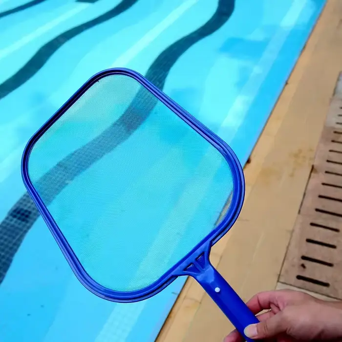 Râteau à feuilles de piscine