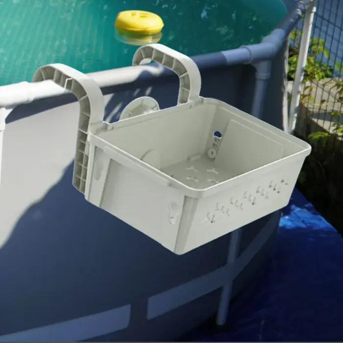Mir de rangement au bord de la piscine
