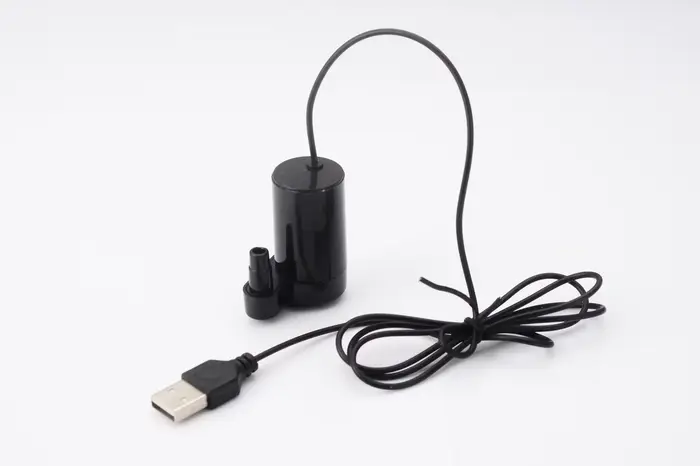 Mini pompe à eau submersible USB DC 3-5V, moteur sans balais ultra silencieux pour aquarium, bassin,