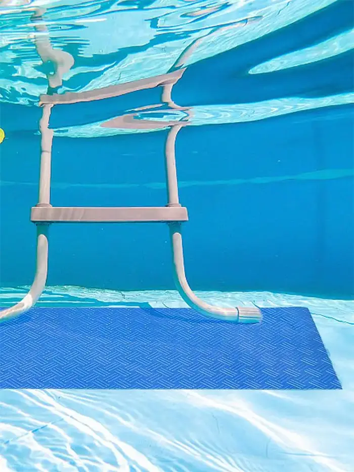 Tapis d'échelle de piscine